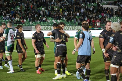 250926 - Benetton Rugby v Dragons RFC - United Rugby Championship - Players shake hands after the match