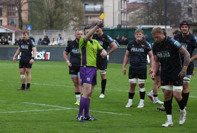210326 - Benetton Rugby v Ospreys - United Rugby Championship - Referee Ian Kenny shows Ross Moriarty of Ospreys the yellow card