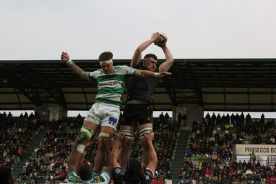 210326 - Benetton Rugby v Ospreys - United Rugby Championship - Ryan Smith of Ospreys takes line out ball
