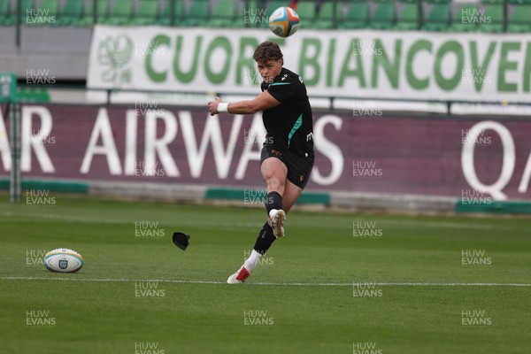 210326 - Benetton Rugby v Ospreys - United Rugby Championship - Jack Walsh of Ospreys warms up