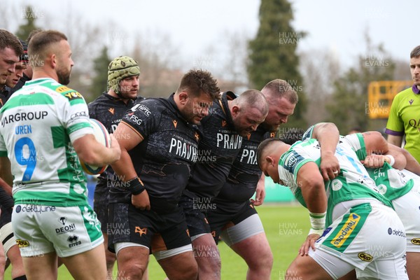210326 - Benetton Rugby v Ospreys - United Rugby Championship - Tom Botha, Sam Parry and Steffan Thomas of Ospreys get set for a scrum