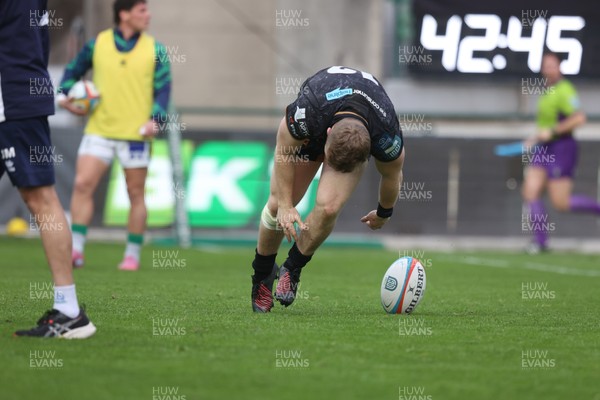 210326 - Benetton Rugby v Ospreys - United Rugby Championship - Keiran Williams of Ospreys scores a try