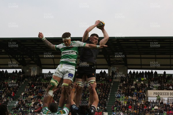 210326 - Benetton Rugby v Ospreys - United Rugby Championship - Ryan Smith of Ospreys takes line out ball