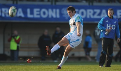 19.11.11 - Benetton Treviso v Ospreys - Heineken Cup - Dan Biggar of Ospreys kicks at goal. 