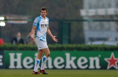 19.11.11 - Benetton Treviso v Ospreys - Heineken Cup - Dan Biggar of Ospreys. 