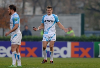 19.11.11 - Benetton Treviso v Ospreys - Heineken Cup - Dan Biggar of Ospreys. 