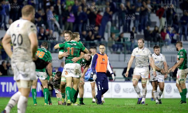 22 0917 - Benetton Treviso v Ospreys - Guinness PRO14 -  Benetton Treviso's players celebrate the victory as Ospreys players look dejected