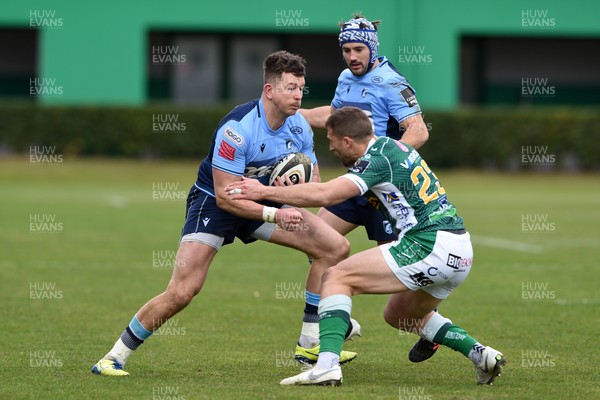 140321 - Benetton v Cardiff Blues - Guinness PRO14 - Jason Harries is tackled by Tommaso Benvenuti