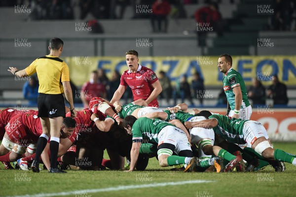 160219 - Benetton Rugby v Scarlets - Guinness PRO14 -  General view of a scrum
