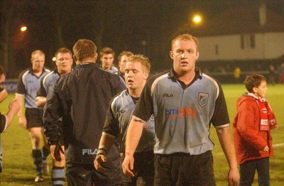 100104  Biarritz v Cardiff Blues  Martyn Williams and Ryan Powell leave the field dejected  