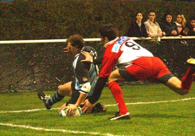 100104  Biarritz v Cardiff Blues  Craig Morgan touches down for first try  