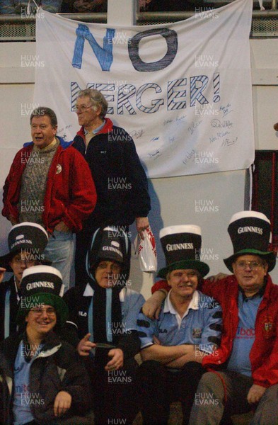 100104  Biarritz v Cardiff Blues  Cardiff fans air their feelings  