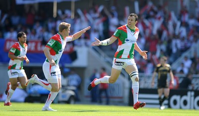 10.04.10 - Biarritz v Ospreys - Heineken Cup Quarter Final - Damien Traille of Biarritz celebrates his drop goal with Iain Balshaw(L). 