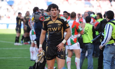 10.04.10 - Biarritz v Ospreys - Heineken Cup Quarter Final - Mike Phillips of Ospreys looks dejected at the end of the game. 