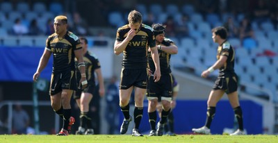 10.04.10 - Biarritz v Ospreys - Heineken Cup Quarter Final - Dan Biggar of Ospreys looks dejected. 