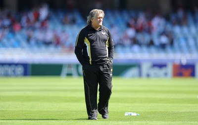 10.04.10 - Biarritz v Ospreys - Heineken Cup Quarter Final - Director of Coaching Scott Johnson. 