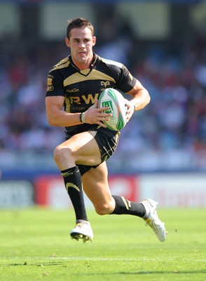 10.04.10 - Biarritz v Ospreys - Heineken Cup Quarter Final - Lee Byrne of Ospreys. 