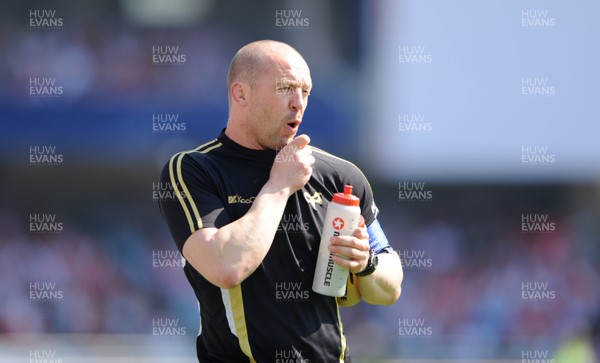 10.04.10 - Biarritz v Ospreys - Heineken Cup Quarter Final - Conditioning coach Mark Bennett. 