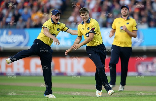 020917 - Birmingham Bears v Notts Outlaws - NatWest T20 Blast Final - Chris Woakes of Birmingham celebrates as Riki Wessels is caught by Tim Ambrose