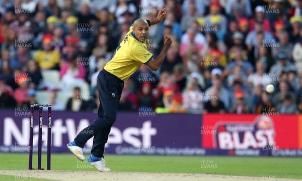 020917 - Birmingham Bears v Notts Outlaws - NatWest T20 Blast Final - Jeetan Patel of Birmingham bowling