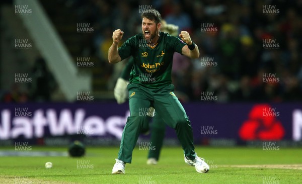 020917 - Birmingham Bears v Notts Outlaws - NatWest T20 Blast Final - Daniel Christian of Notts successfully appeals the wicket of Grant Elliott of Birmingham