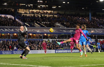 130124 - Birmingham City v Swansea City, EFL Sky Bet Championship - Jamal Lowe of Swansea City fails to fine the net as he lifts the ball over Birmingham City goalkeeper John Ruddy