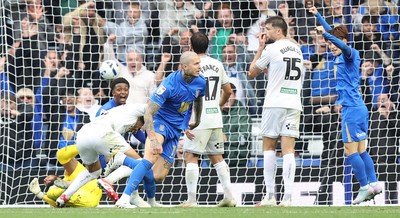 200925 - Birmingham City v Swansea City - Sky Bet Championship - Lyndon Dykes of Birmingham celebrates scoring the only goal of the match in added time
