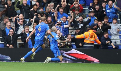 200925 - Birmingham City v Swansea City - Sky Bet Championship - Lyndon Dykes of Birmingham celebrates scoring the only goal of the match in added time