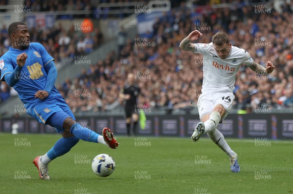 200925 - Birmingham City v Swansea City - Sky Bet Championship - Josh Tymon of Swansea shot on goal is blocked by Ethen Laird of Birmingham