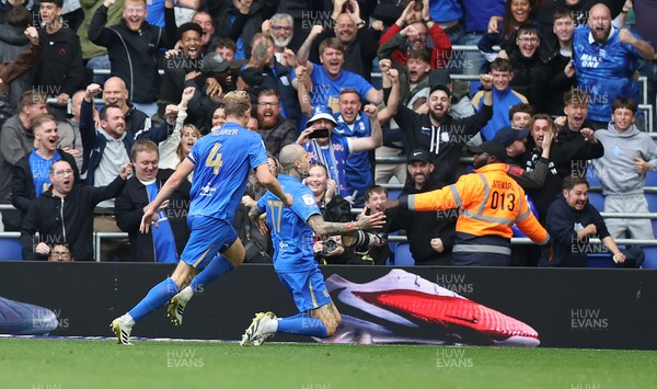 200925 - Birmingham City v Swansea City - Sky Bet Championship - Lyndon Dykes of Birmingham celebrates scoring the only goal of the match in added time