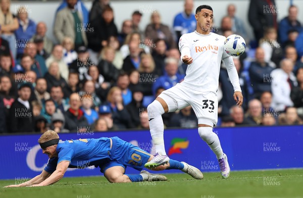 200925 - Birmingham City v Swansea City - Sky Bet Championship - Adam Idah of Swansea and Alex Cochrane of Birmingham