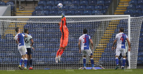 031020 - Blackburn Rovers v Cardiff City - Sky Bet Championship - Goalkeeper Alex Smithies of Cardiff makes a save in the 1st half