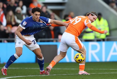 081125 - Blackpool v Cardiff City - Sky Bet League 1 - Yousef Saleh of Cardiff and Josh Bowler of Blackpool