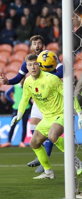 081125 - Blackpool v Cardiff City - Sky Bet League 1 - Calum Chambers of Cardiff has a shot on goal but just wide of post