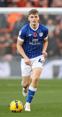 081125 - Blackpool v Cardiff City - Sky Bet League 1 - Dylan Lawlor of Cardiff
