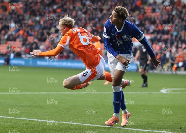 081125 - Blackpool v Cardiff City - Sky Bet League 1 - Omari Kellyman of Cardiff and Jordan Brown of Blackpool