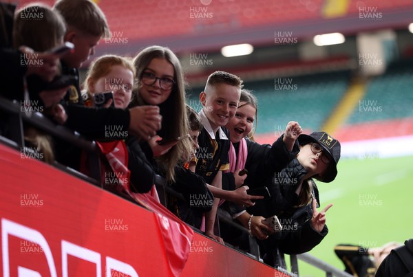120426 - Blaina v Abercrave - Mens Division One Cup Final - Fans