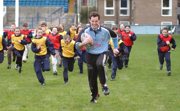 280103 - Cardiff RFC - Matt Baker filming for Blue Peter at Capital Rugby event