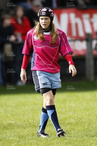 11.10.09 Cardiff Blues Girls U15's v Ospreys Girls U15's - Regional championships - Blues' outside half Megan Jones. 