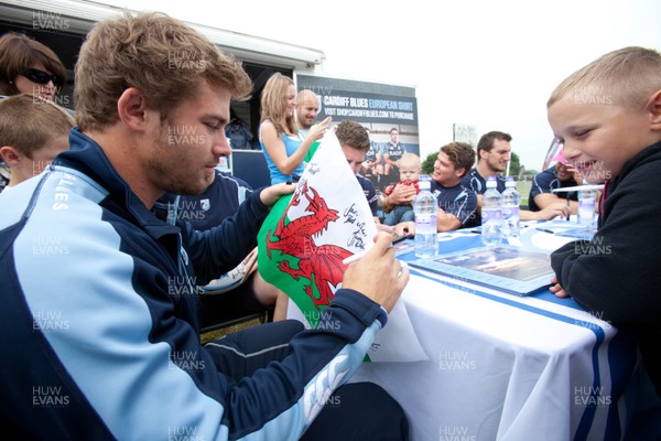 090812 - Cardiff Blues players meet fans at the Eisteddfod in the Vale of Glamorgan