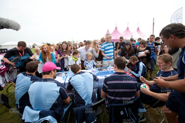 090812 - Cardiff Blues players meet fans at the Eisteddfod in the Vale of Glamorgan