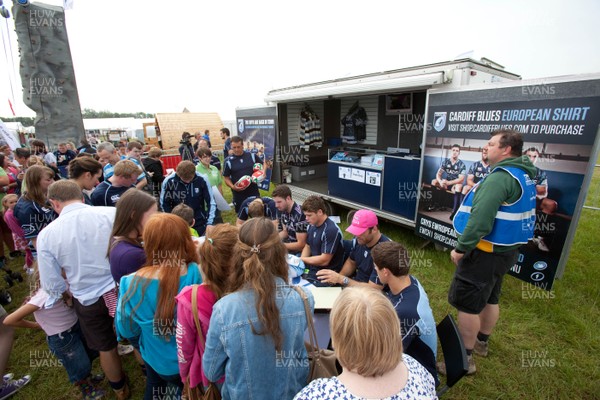 090812 - Cardiff Blues players meet fans at the Eisteddfod in the Vale of Glamorgan