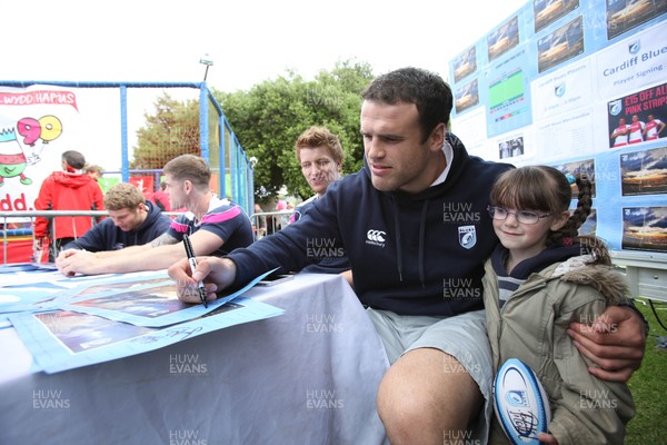 230612 - Cardiff Blues players visit the Tafwyl Festival at Cardiff Castle