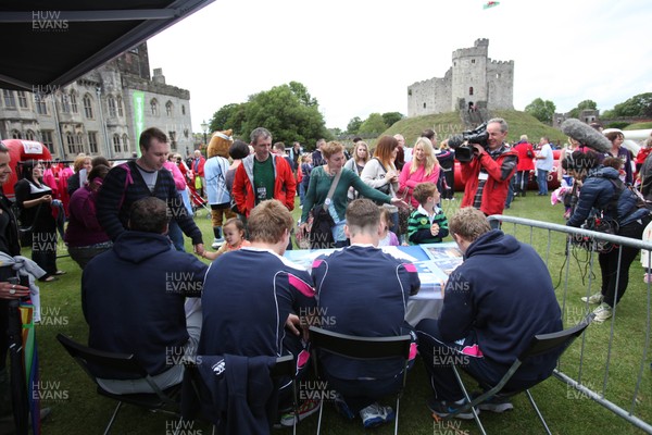 230612 - Cardiff Blues players visit the Tafwyl Festival at Cardiff Castle