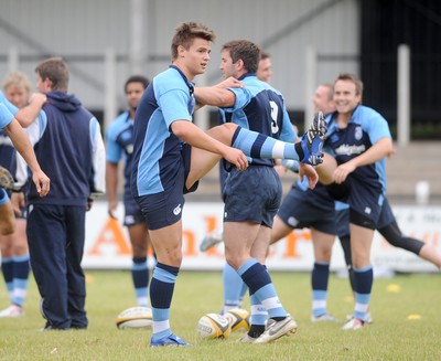 04.08.08 - Cardiff Blues Chris Czekaj takes part in an open training session at Pontypridd's Sardis Road 