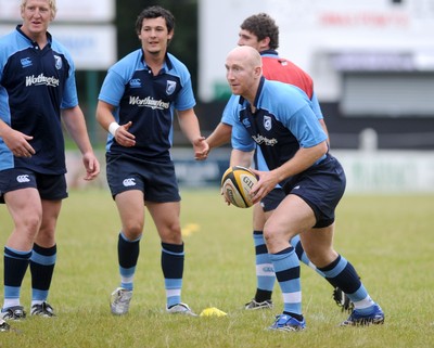 04.08.08 - Cardiff Blues Tom Shanklin takes part in an open training session at Pontypridd's Sardis Road 