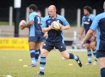 04.08.08 - Cardiff Blues Martyn Williams takes part in an open training session at Pontypridd's Sardis Road 