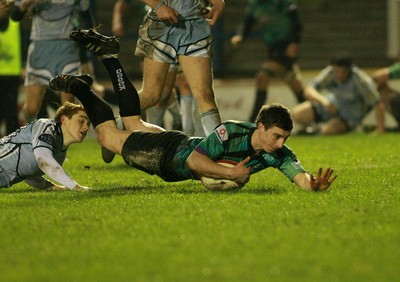 290212 Cardiff Blues South U16 v Ospreys U16 - Regional Age Grade Competition Final -Ospreys' Martyn Davies dives over to score