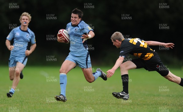 27.09.09 - Blues U18s v Gogledd Cymru U18s - WRU Under 18 Regional Championship - Blues' Sam Campbell runs in to score try. 