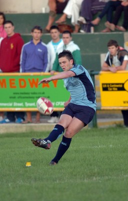 22.08.08 Cardiff `blues Under 20 v Munster Under 20 at Beddau. Dean Gunter   goes for goal  